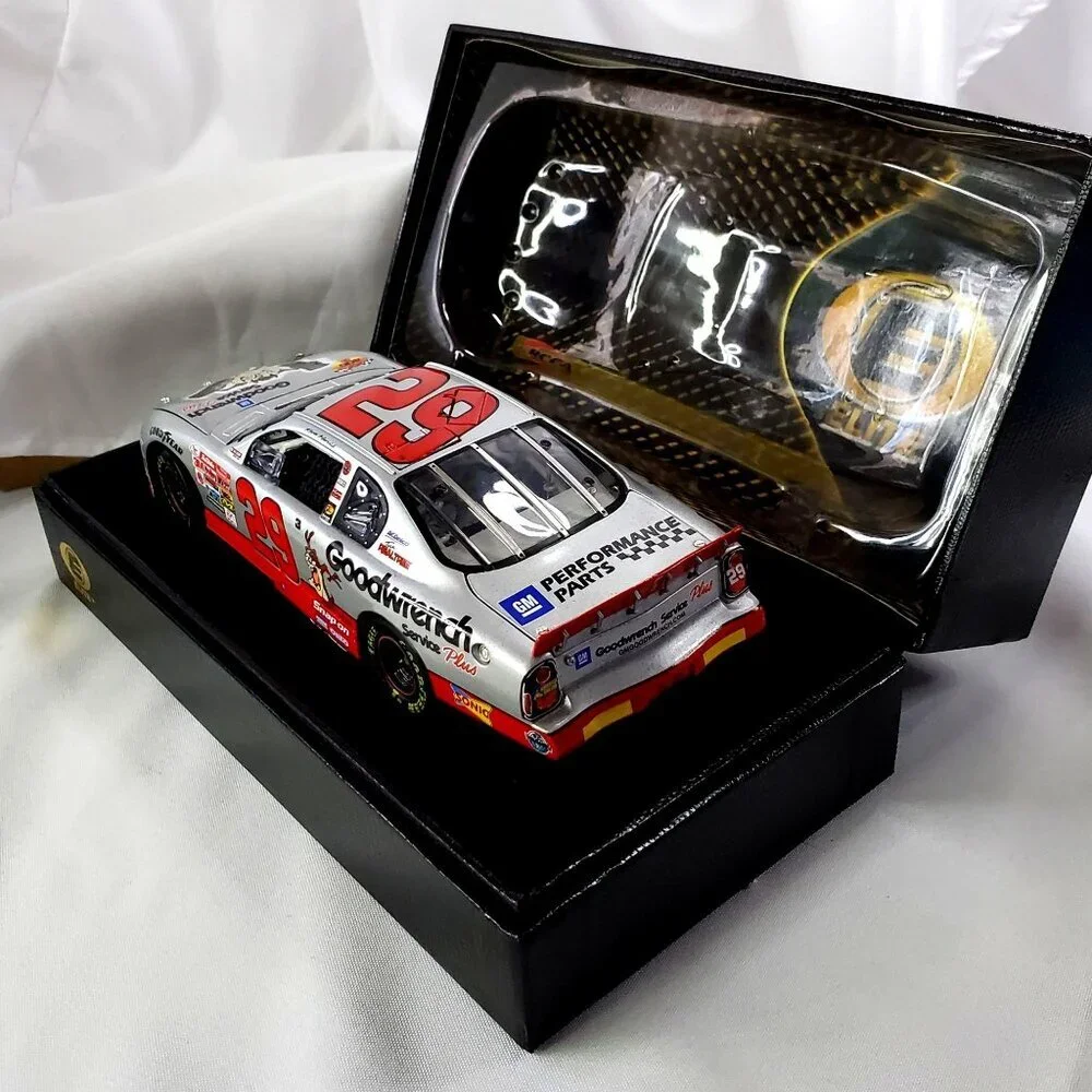 Kevin Harvick #29 GM Goodwrench Looney Tunes TAZ 2001 Monte Carlo 1 of 5996